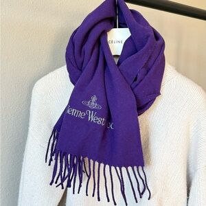 Vivienne Westwood Vintage wool scarf 💜💟